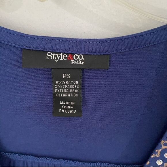 Style & Co. Women’s Deep V Neck Blue Stud Details Short Sleeve Top size PS - Picture 2 of 3